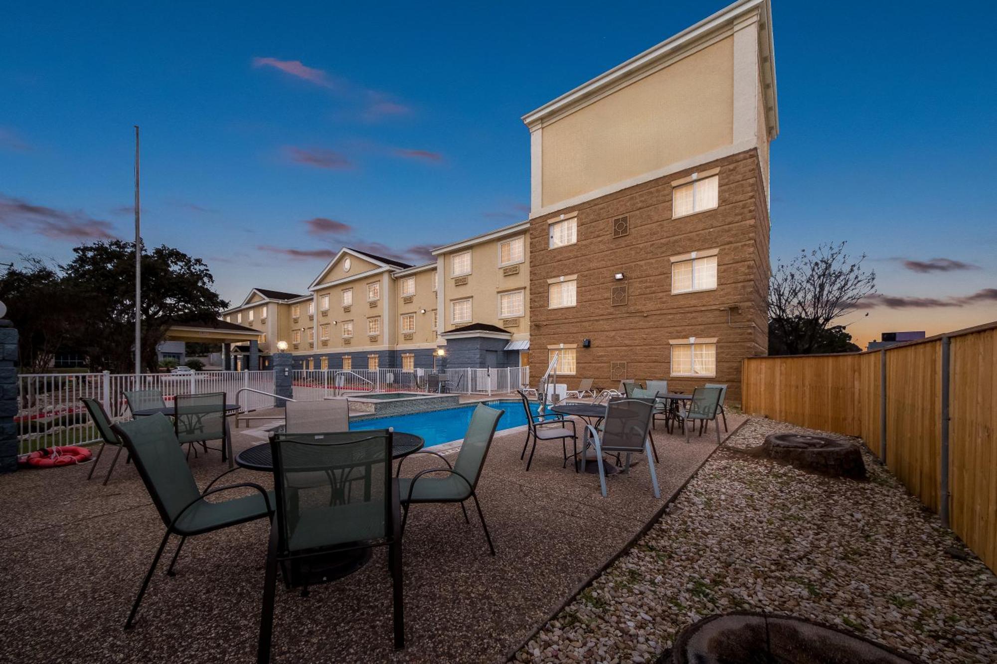 Quality Inn & Suites Airport North - Stone Oak San Antonio Exteriör bild