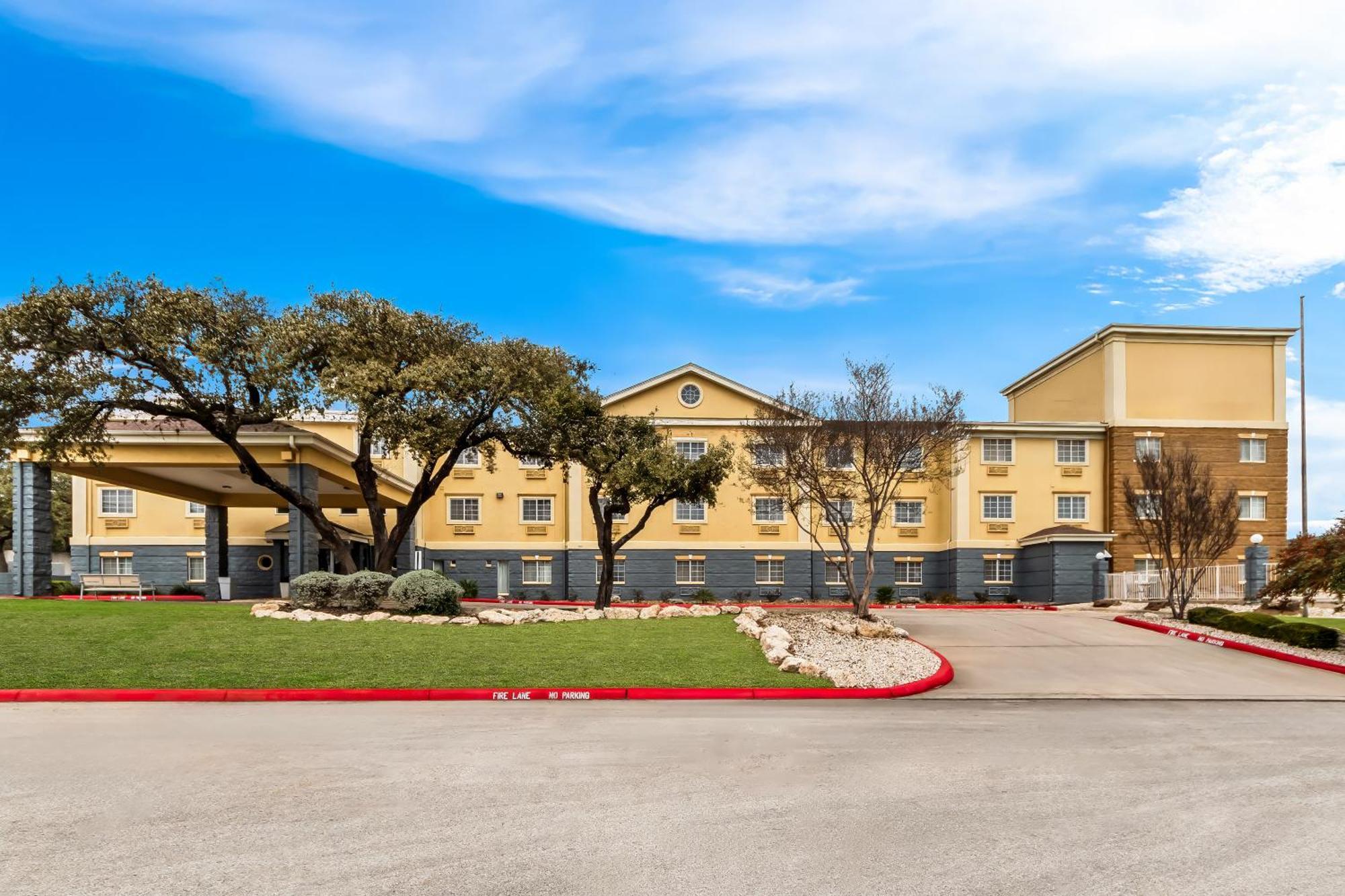 Quality Inn & Suites Airport North - Stone Oak San Antonio Exteriör bild