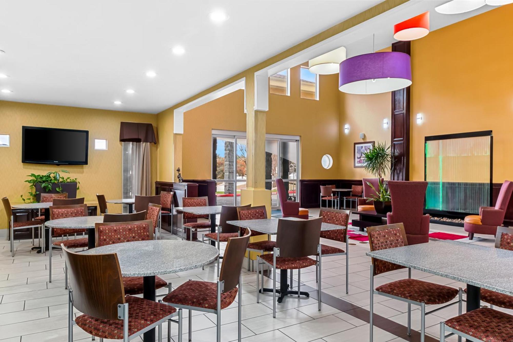 Quality Inn & Suites Airport North - Stone Oak San Antonio Exteriör bild