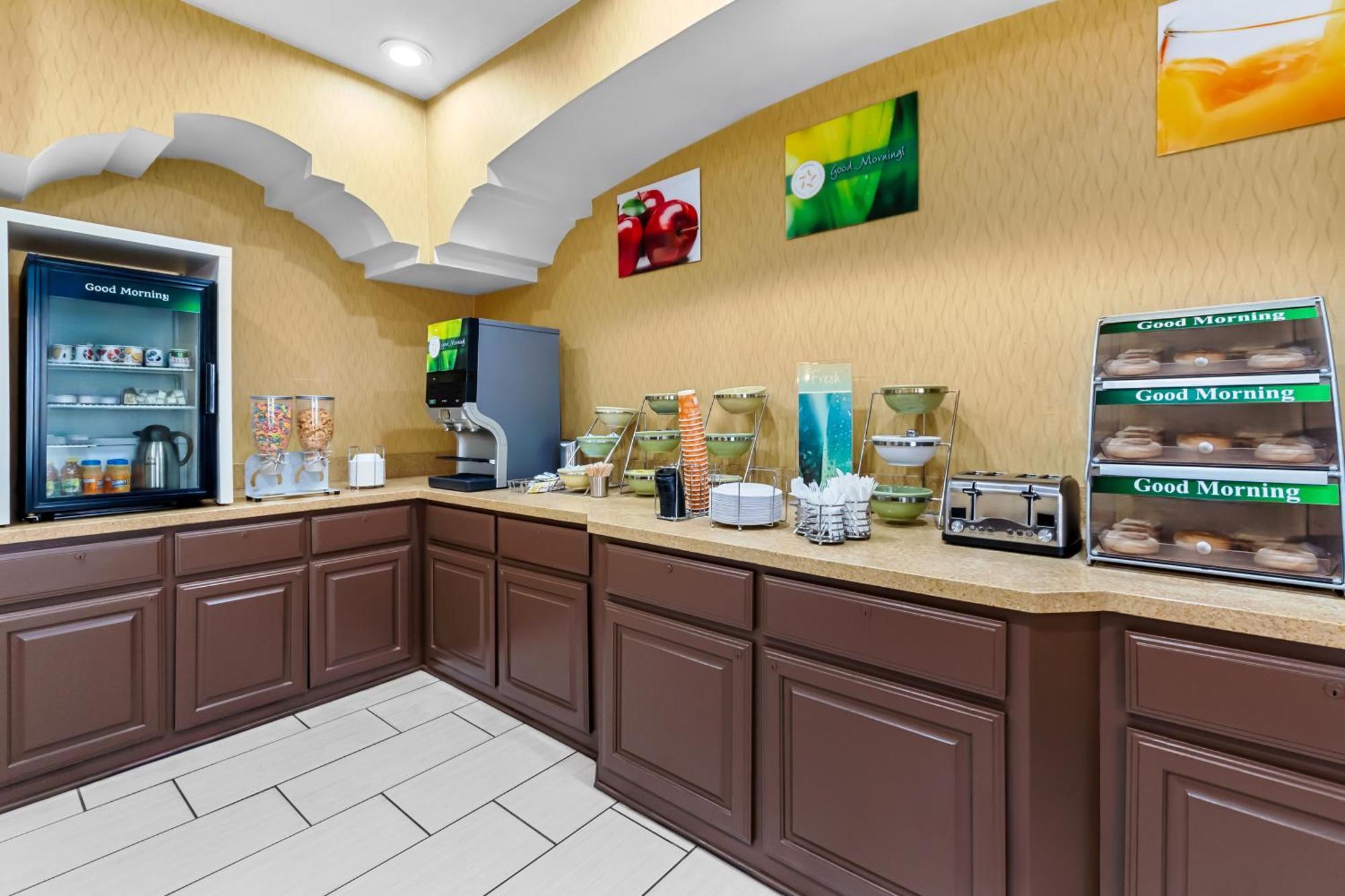 Quality Inn & Suites Airport North - Stone Oak San Antonio Exteriör bild
