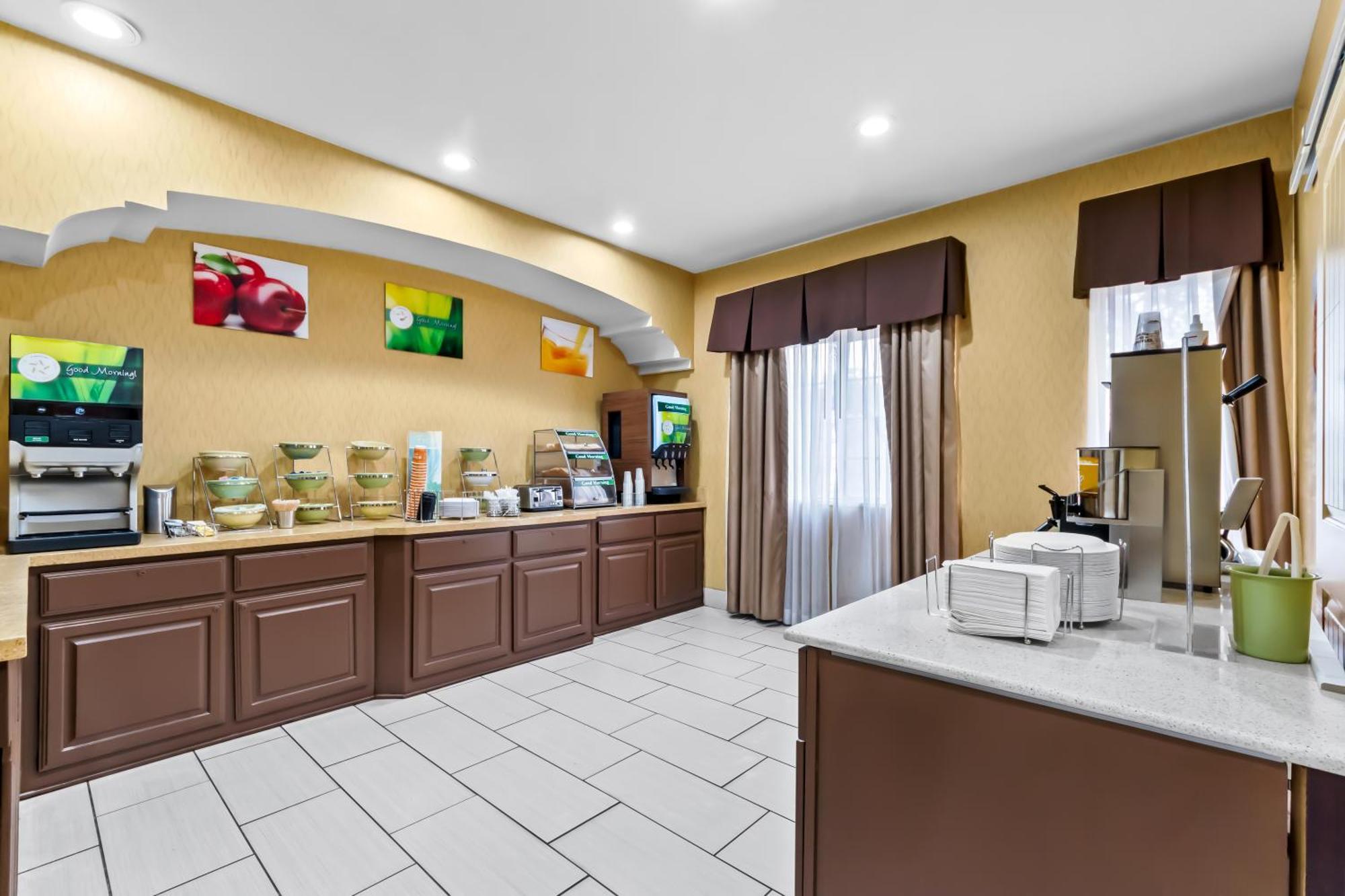 Quality Inn & Suites Airport North - Stone Oak San Antonio Exteriör bild